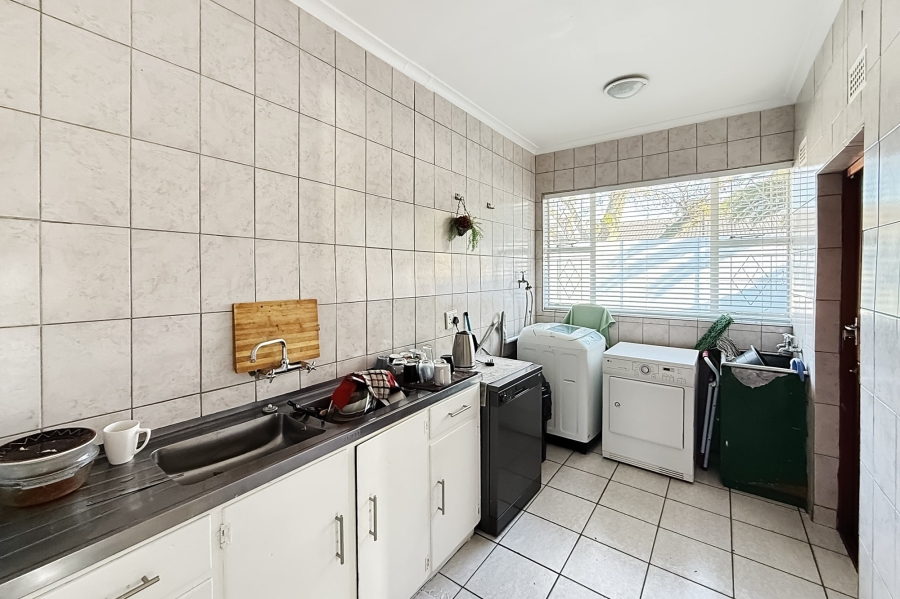 4 Bedroom Property for Sale in Monte Vista Western Cape
